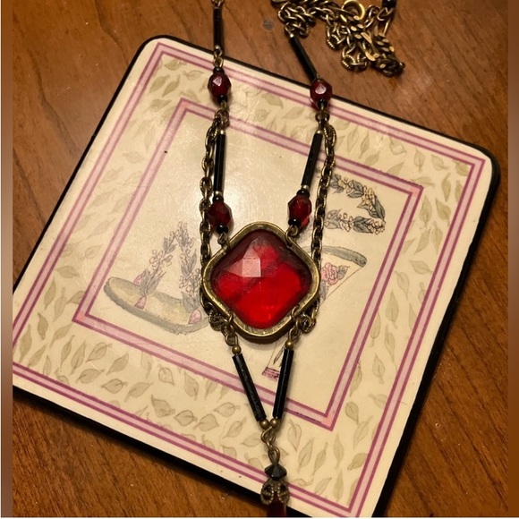 ANTIQUE NECKLACE DEEP RED GLASS STONE, BLACK BEADS THROUGH OUT DROP STONE BOTTOM - Picture 11 of 16